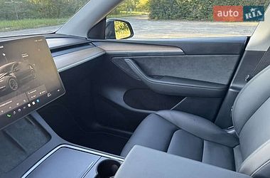 Позашляховик / Кросовер Tesla Model Y 2024 в Києві
