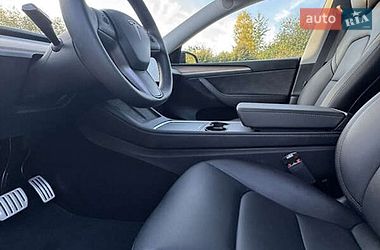 Позашляховик / Кросовер Tesla Model Y 2024 в Києві