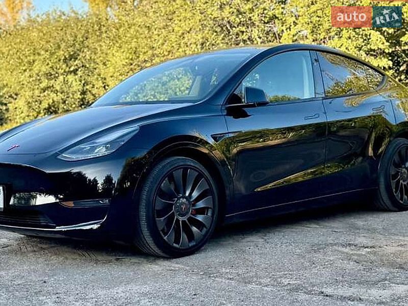 Позашляховик / Кросовер Tesla Model Y 2024 в Києві