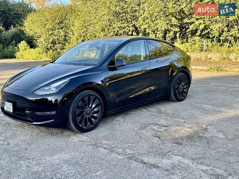 Позашляховик / Кросовер Tesla Model Y 2024 в Києві