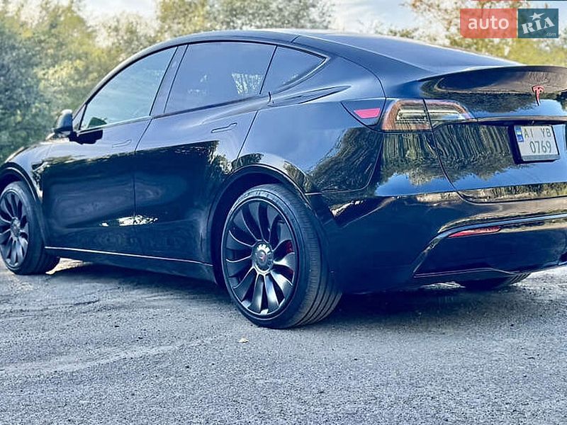 Позашляховик / Кросовер Tesla Model Y 2024 в Києві