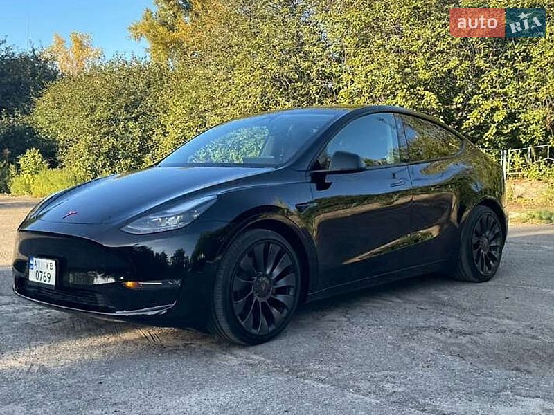 Позашляховик / Кросовер Tesla Model Y 2024 в Києві