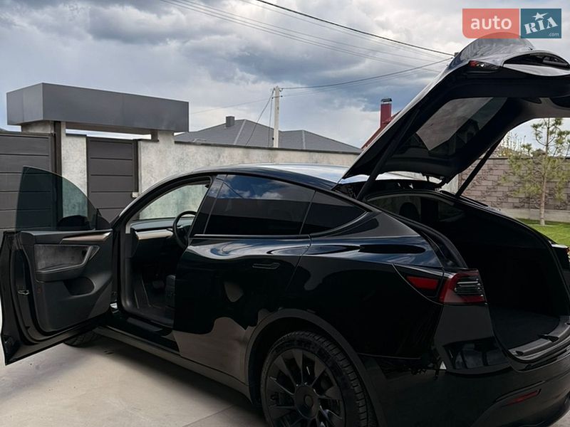 Позашляховик / Кросовер Tesla Model Y 2023 в Луцьку