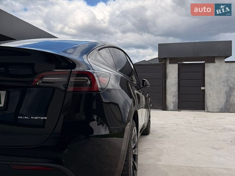 Позашляховик / Кросовер Tesla Model Y 2023 в Луцьку