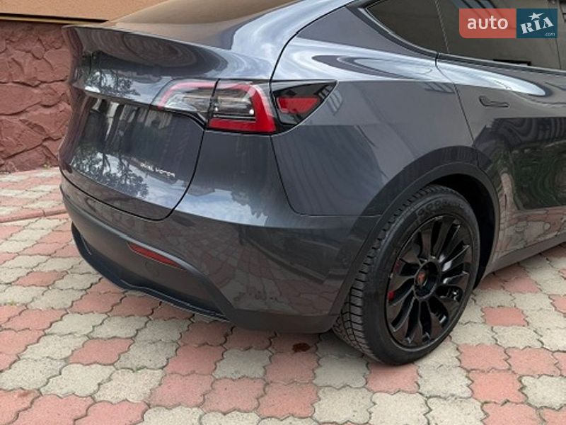 Позашляховик / Кросовер Tesla Model Y 2021 в Івано-Франківську