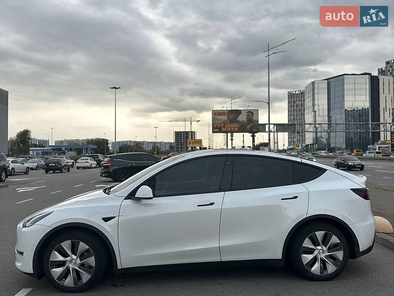 Позашляховик / Кросовер Tesla Model Y 2021 в Києві фото 2 Позашляховик / Кросовер Tesla Model Y 2021 в Києві
