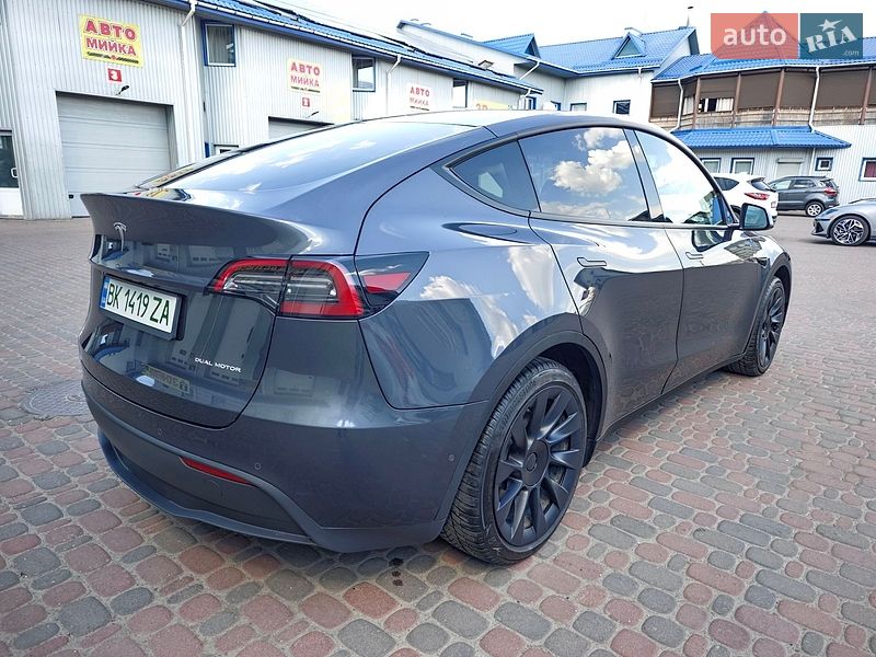 Внедорожник / Кроссовер Tesla Model Y 2021 в Ровно
