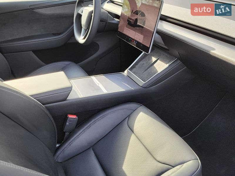Внедорожник / Кроссовер Tesla Model Y 2025 в Ровно