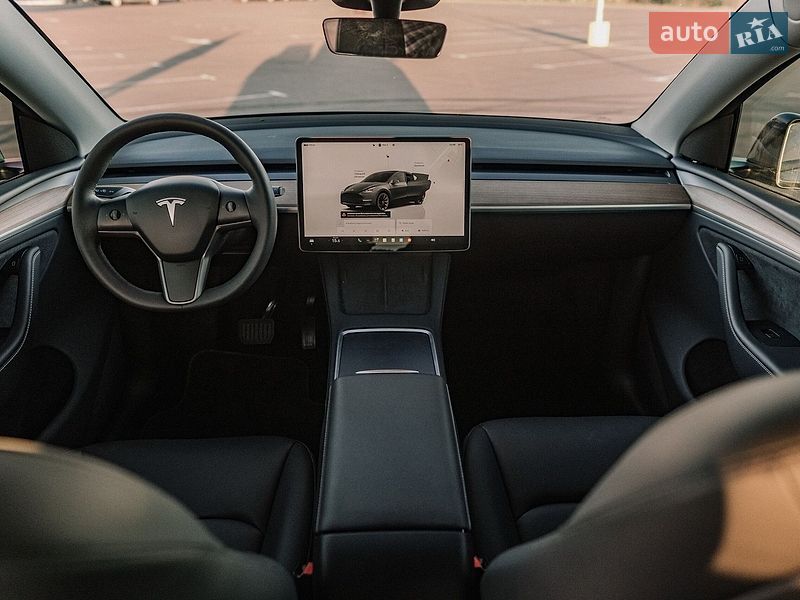 Внедорожник / Кроссовер Tesla Model Y 2024 в Ровно