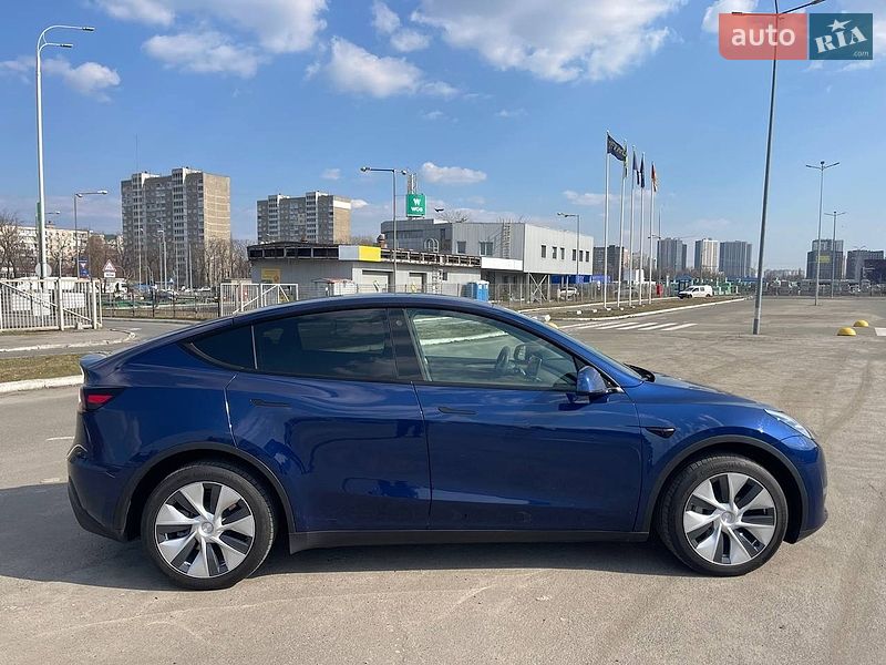 Позашляховик / Кросовер Tesla Model Y 2023 в Києві фото 11 Позашляховик / Кросовер Tesla Model Y 2023 в Києві