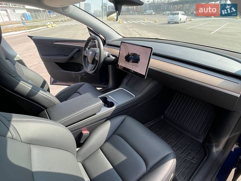 Позашляховик / Кросовер Tesla Model Y 2023 в Києві фото 14 Позашляховик / Кросовер Tesla Model Y 2023 в Києві