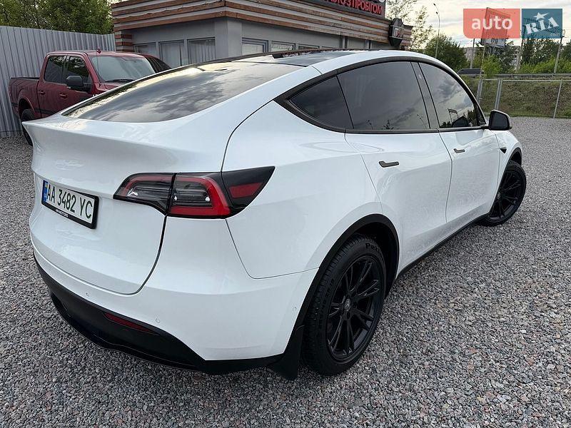 Позашляховик / Кросовер Tesla Model Y 2020 в Києві