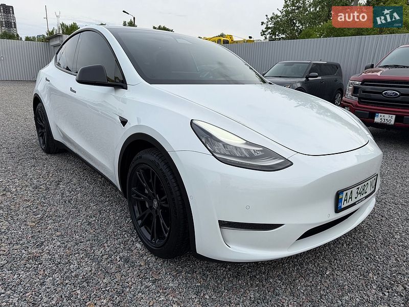 Tesla Model Y 2020