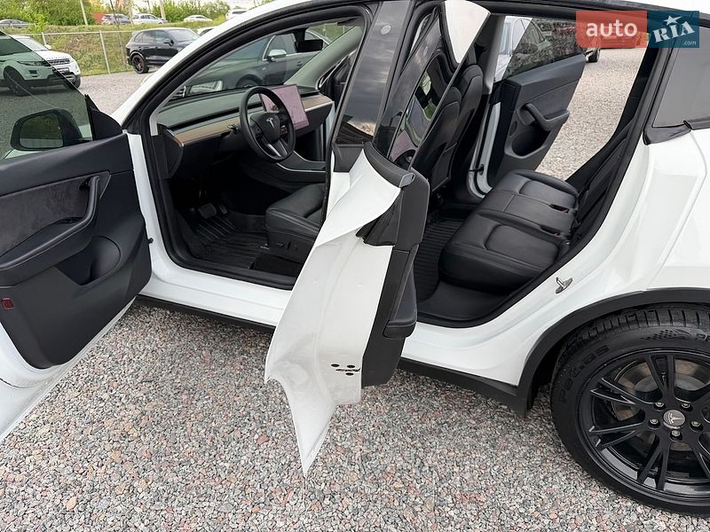 Позашляховик / Кросовер Tesla Model Y 2020 в Києві
