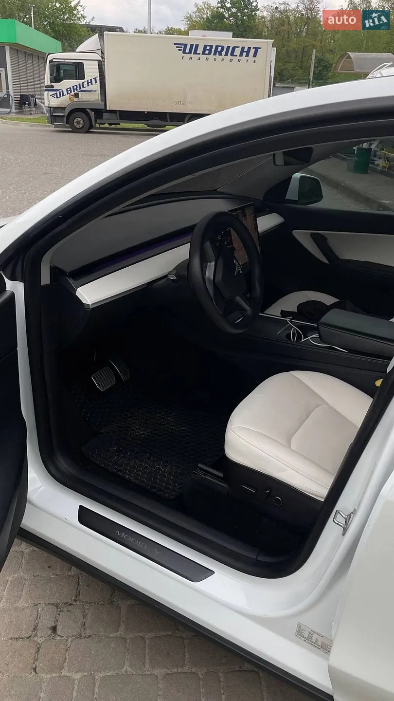 2021 Tesla Model Y - мініатюра 9