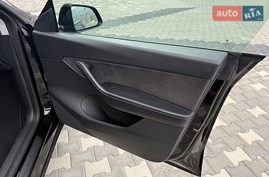 Внедорожник / Кроссовер Tesla Model Y 2021 в Львове