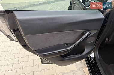 Внедорожник / Кроссовер Tesla Model Y 2021 в Львове