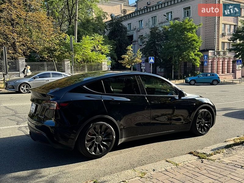 Позашляховик / Кросовер Tesla Model Y 2022 в Києві