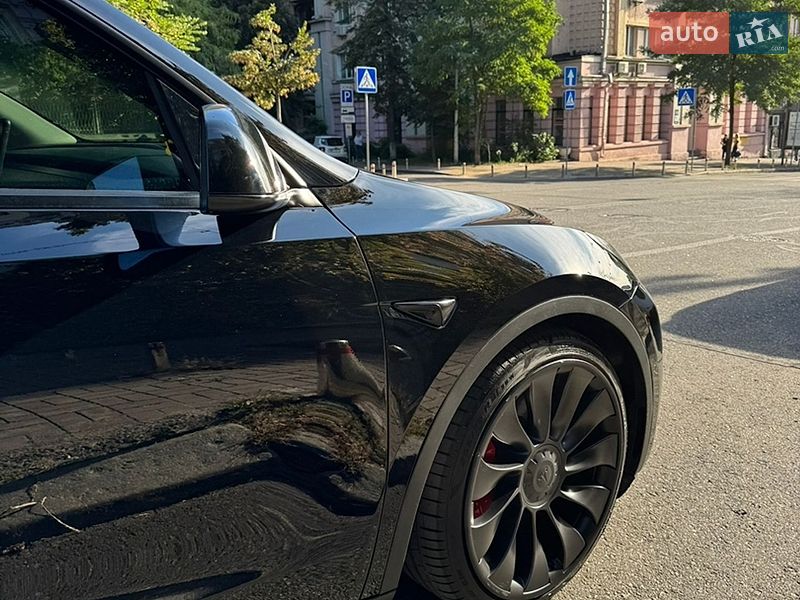 Позашляховик / Кросовер Tesla Model Y 2022 в Києві