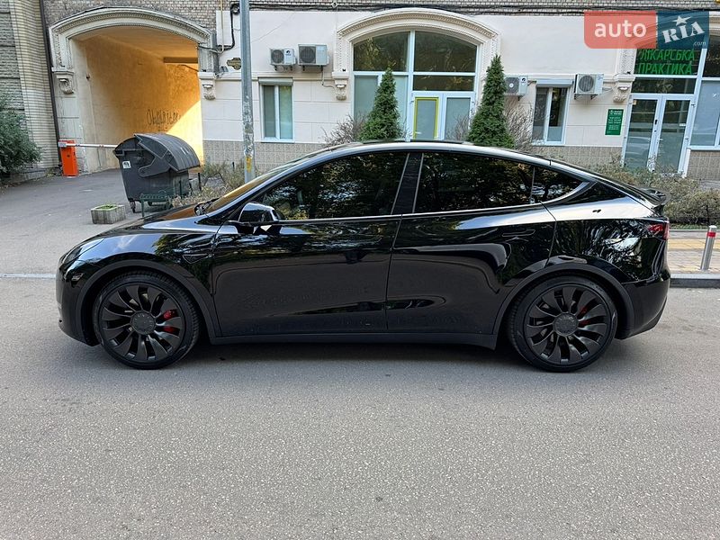 Позашляховик / Кросовер Tesla Model Y 2022 в Києві