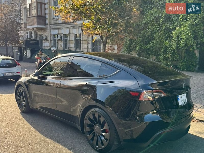 Позашляховик / Кросовер Tesla Model Y 2022 в Києві