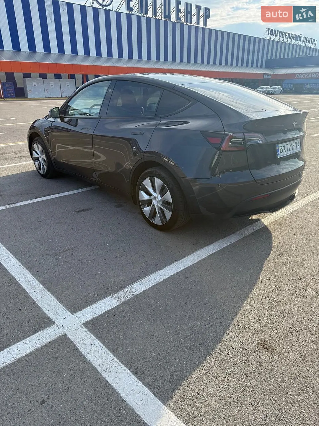 2024 Tesla Model Y - мініатюра 11