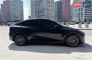 Позашляховик / Кросовер Tesla Model Y 2025 в Києві