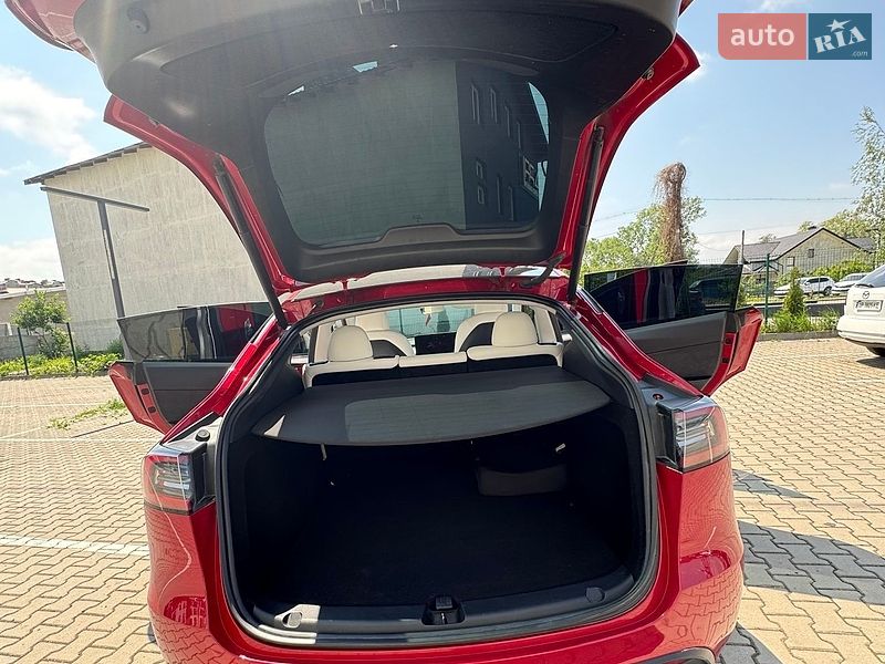 Позашляховик / Кросовер Tesla Model Y 2022 в Івано-Франківську