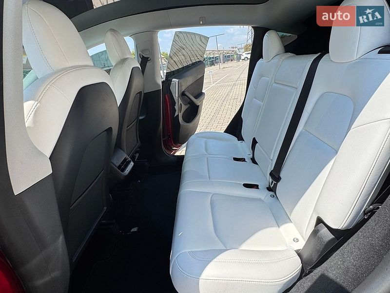 Позашляховик / Кросовер Tesla Model Y 2022 в Івано-Франківську