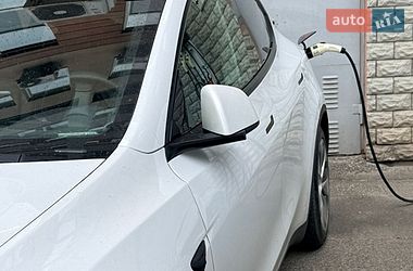 Позашляховик / Кросовер Tesla Model Y 2021 в Києві