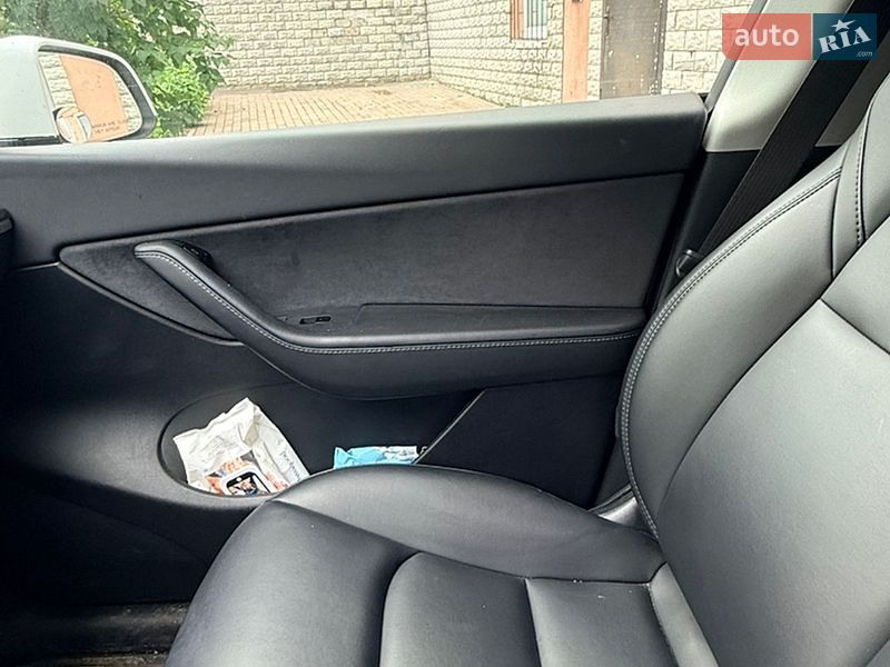 Позашляховик / Кросовер Tesla Model Y 2021 в Києві