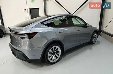 Позашляховик / Кросовер Tesla Model Y 2025 в Києві