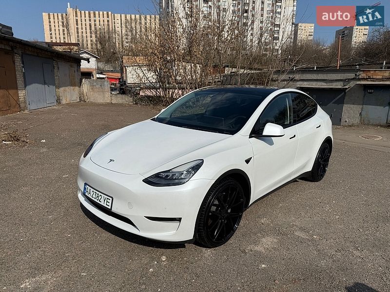 Позашляховик / Кросовер Tesla Model Y 2021 в Києві