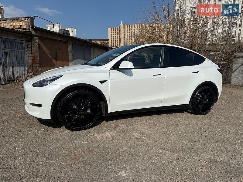 Позашляховик / Кросовер Tesla Model Y 2021 в Києві