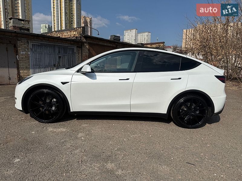 Позашляховик / Кросовер Tesla Model Y 2021 в Києві