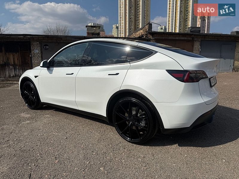 Позашляховик / Кросовер Tesla Model Y 2021 в Києві
