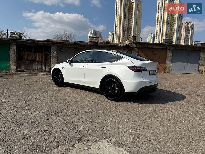 Позашляховик / Кросовер Tesla Model Y 2021 в Києві