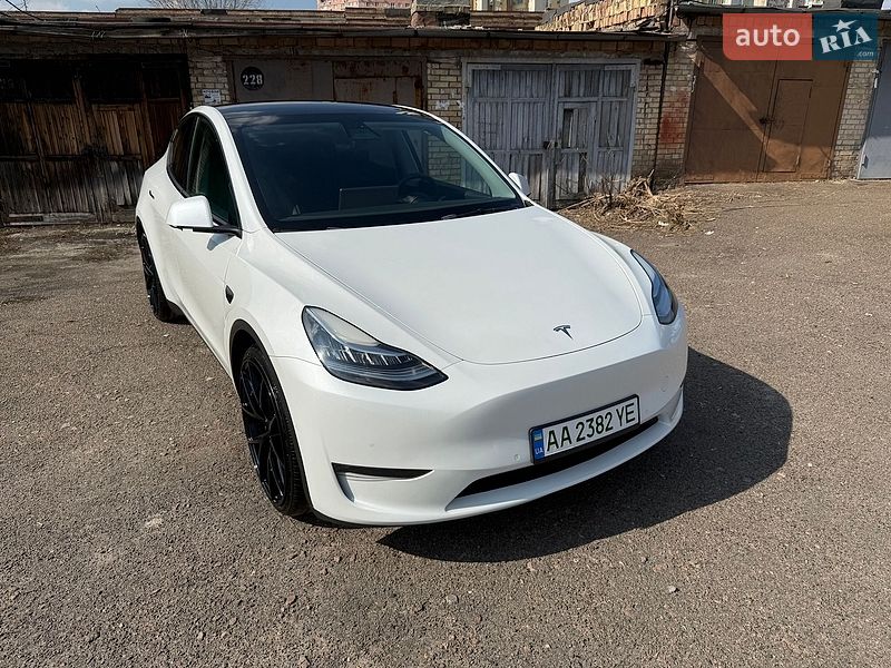 Позашляховик / Кросовер Tesla Model Y 2021 в Києві