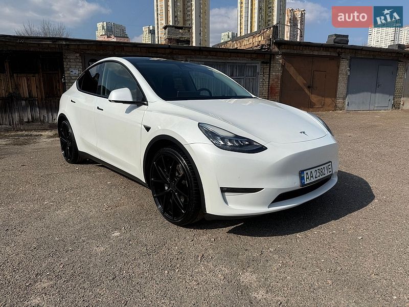Позашляховик / Кросовер Tesla Model Y 2021 в Києві