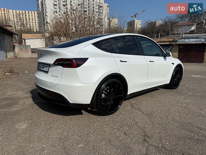 Позашляховик / Кросовер Tesla Model Y 2021 в Києві