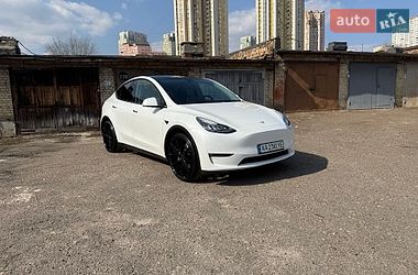 Позашляховик / Кросовер Tesla Model Y 2021 в Києві