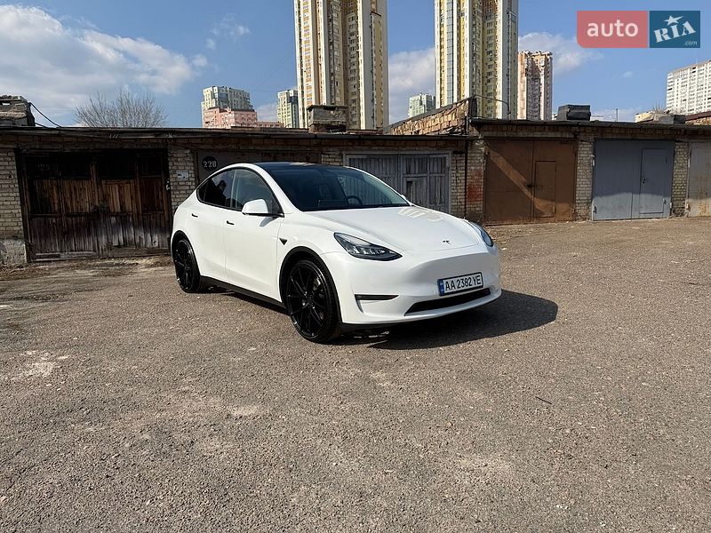 Позашляховик / Кросовер Tesla Model Y 2021 в Києві