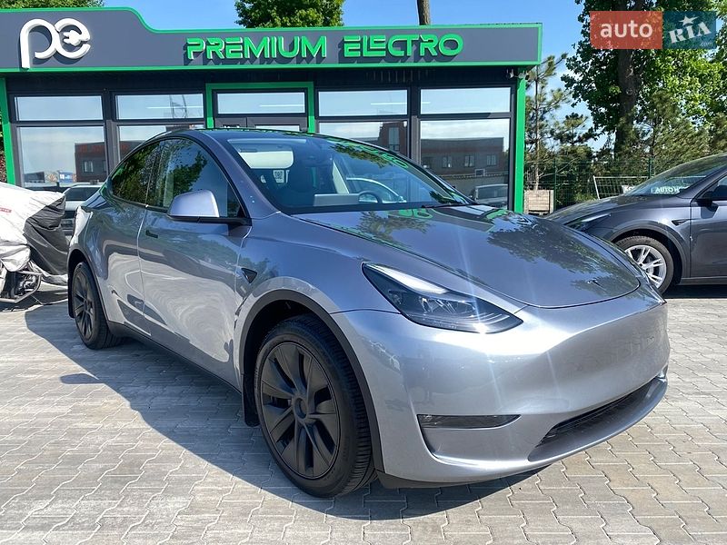 Внедорожник / Кроссовер Tesla Model Y 2024 в Киеве