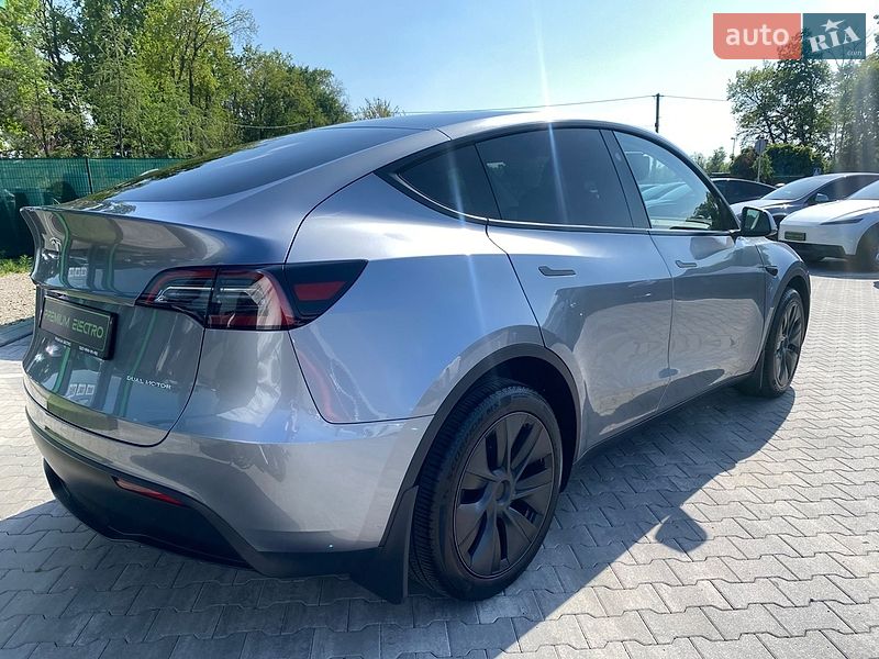 Внедорожник / Кроссовер Tesla Model Y 2024 в Киеве