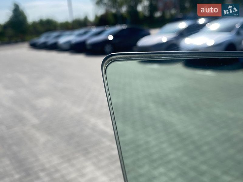 Внедорожник / Кроссовер Tesla Model Y 2024 в Киеве