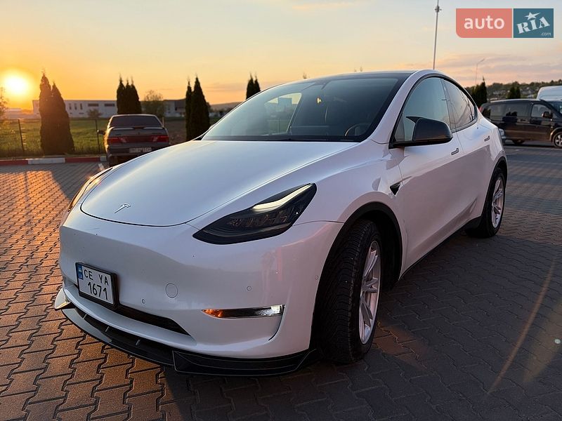 Внедорожник / Кроссовер Tesla Model Y 2021 в Черновцах
