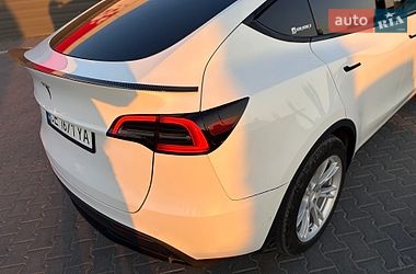 Внедорожник / Кроссовер Tesla Model Y 2021 в Черновцах