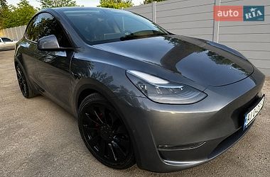 Внедорожник / Кроссовер Tesla Model Y 2020 в Киеве