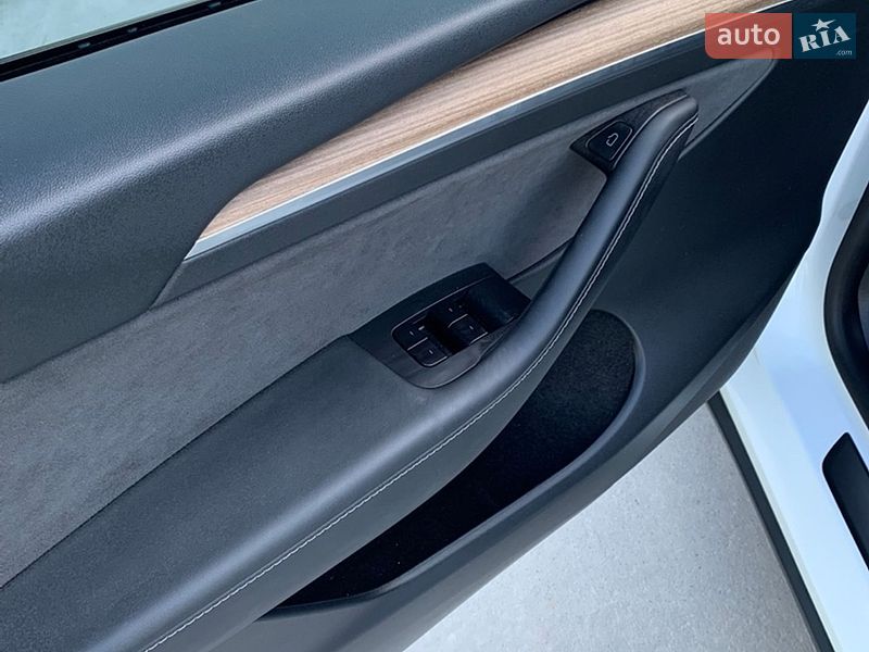 Позашляховик / Кросовер Tesla Model Y 2024 в Чорткові фото 14 Позашляховик / Кросовер Tesla Model Y 2024 в Чорткові