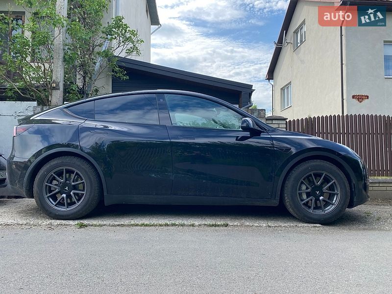 Tesla Model Y 2020